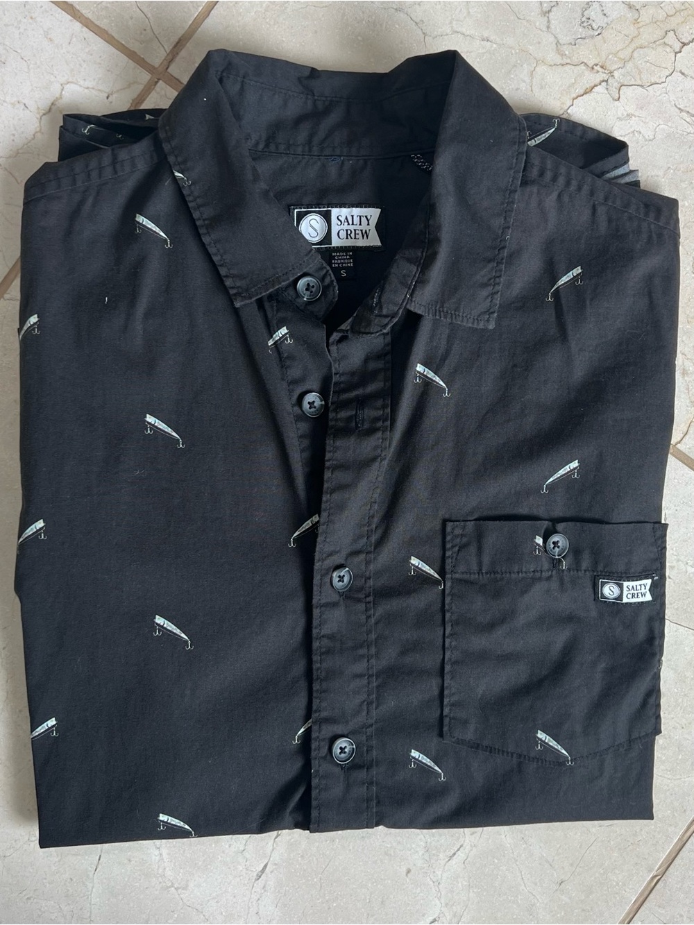 Salty Crew Fishing Jig Lure Men's Small Black Button Shirt Short Sleeve Vacation